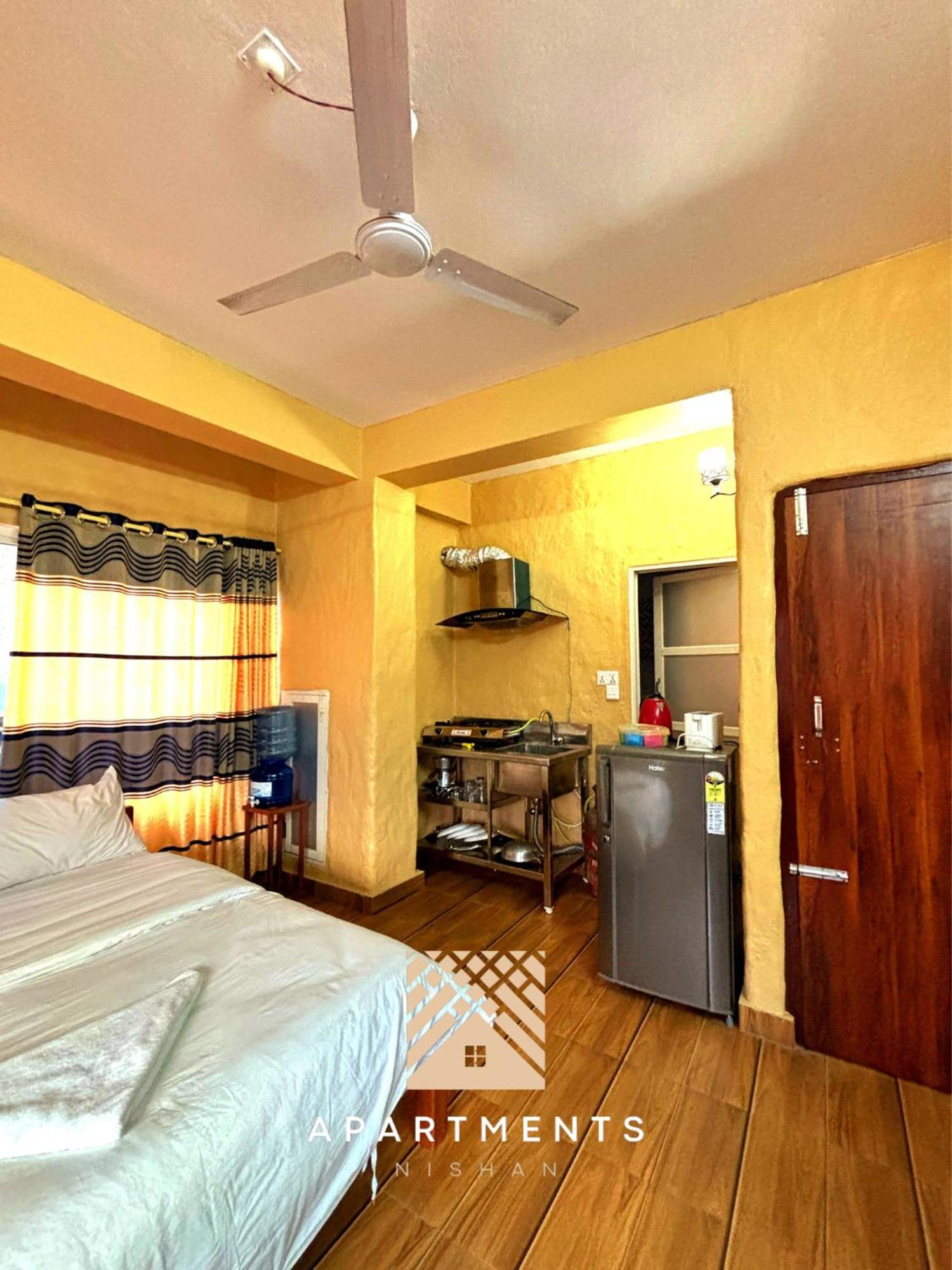 Nishan Apartments -Lakeside Покхара Экстерьер фото