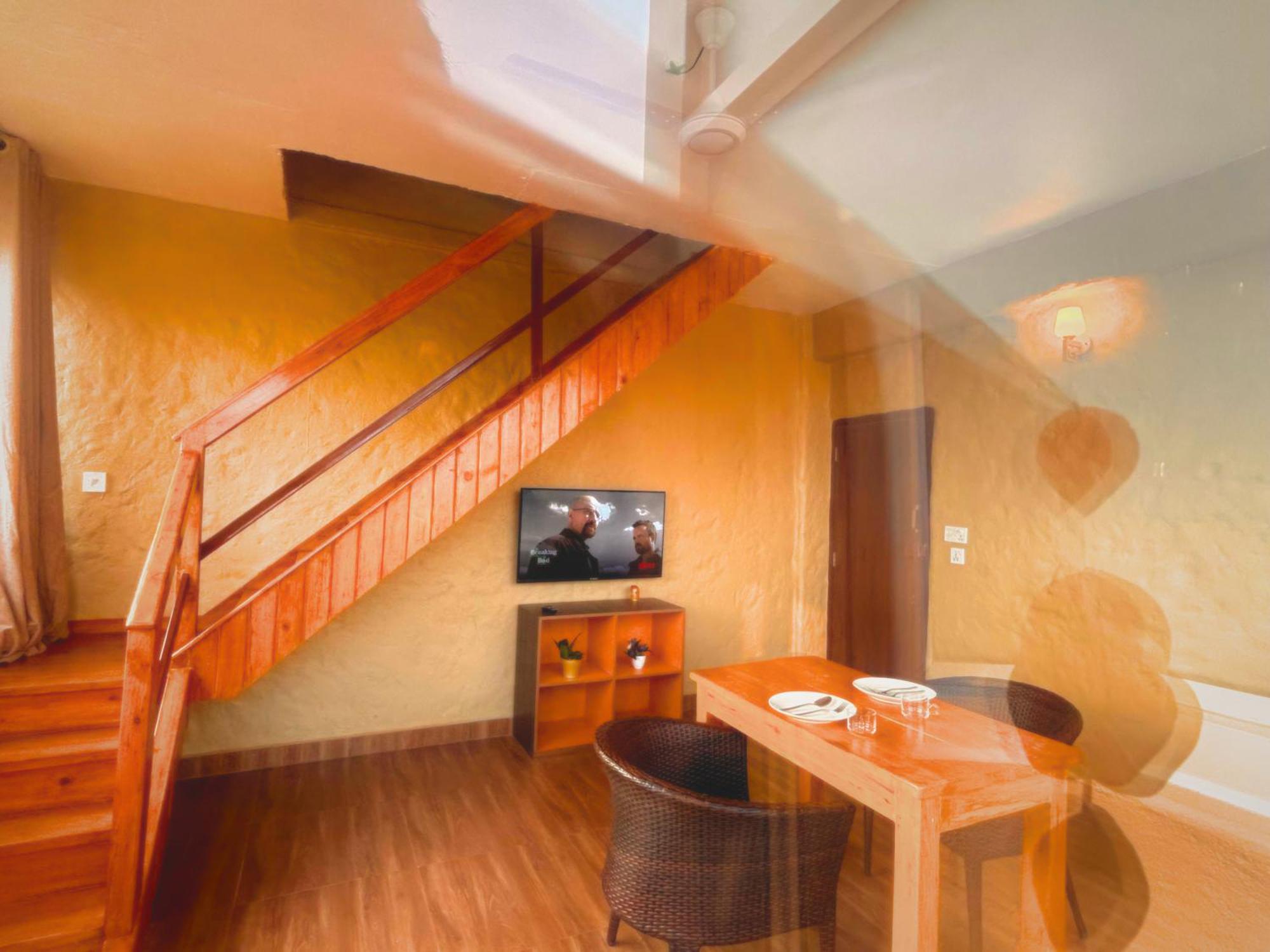 Nishan Apartments -Lakeside Покхара Экстерьер фото